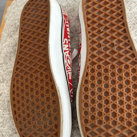 VANS - Picture 7 of 8